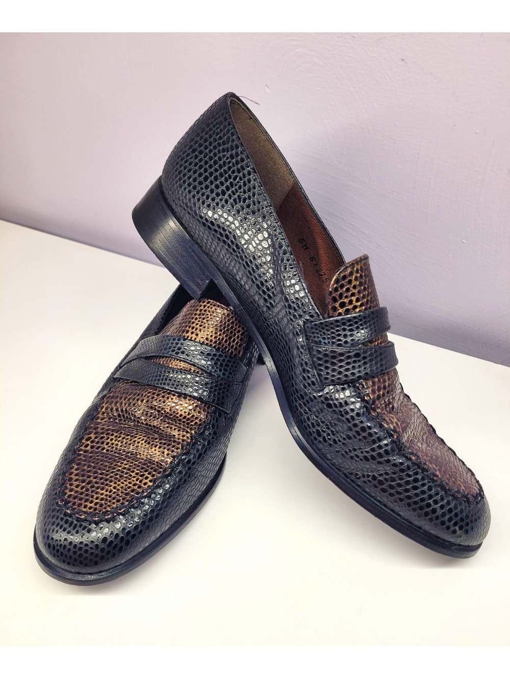 VTG Stuart Weitzman Black Bronze Snake Embossed Leather Loafers Grunge Chic 8M